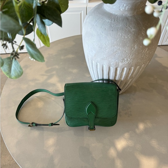 Louis Vuitton Cartouchiere Handbag Epi Leather MM in green color - Picture 1 of 10